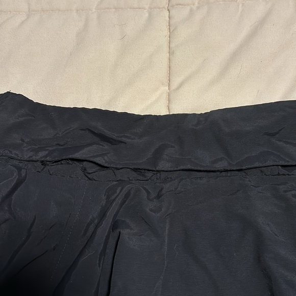 Vuori Light Rain Jacket - Picture 8 of 11
